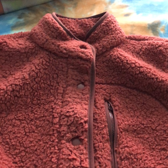 Universal Thread Snap Fleece - Picture 3 of 6